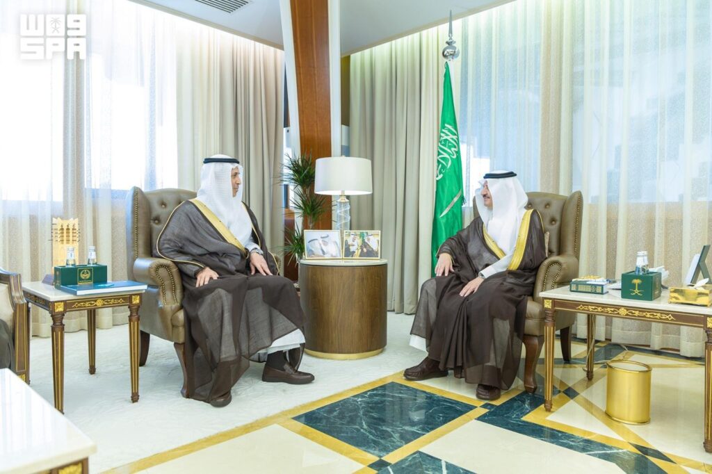 أمير الشرقية يستقبل رئيس وأعضاء مجلس إدارة غرفة الأحساء