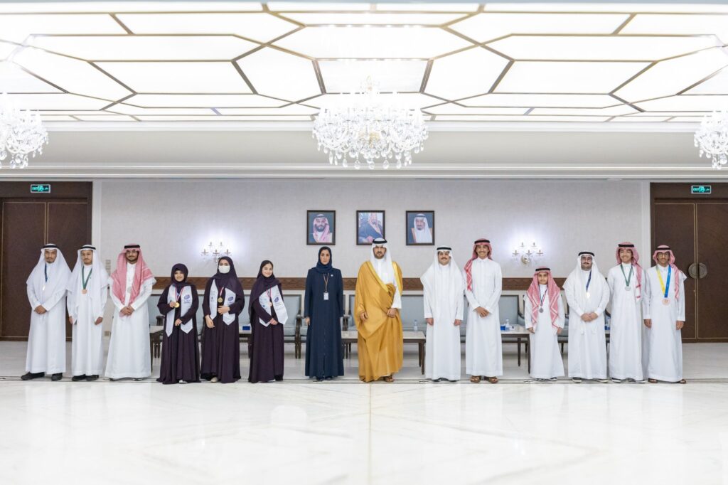 نائب أمير الشرقية يهنئ طلاب وطالبات المنطقة الحاصلين على جوائز دولية لعام 2026