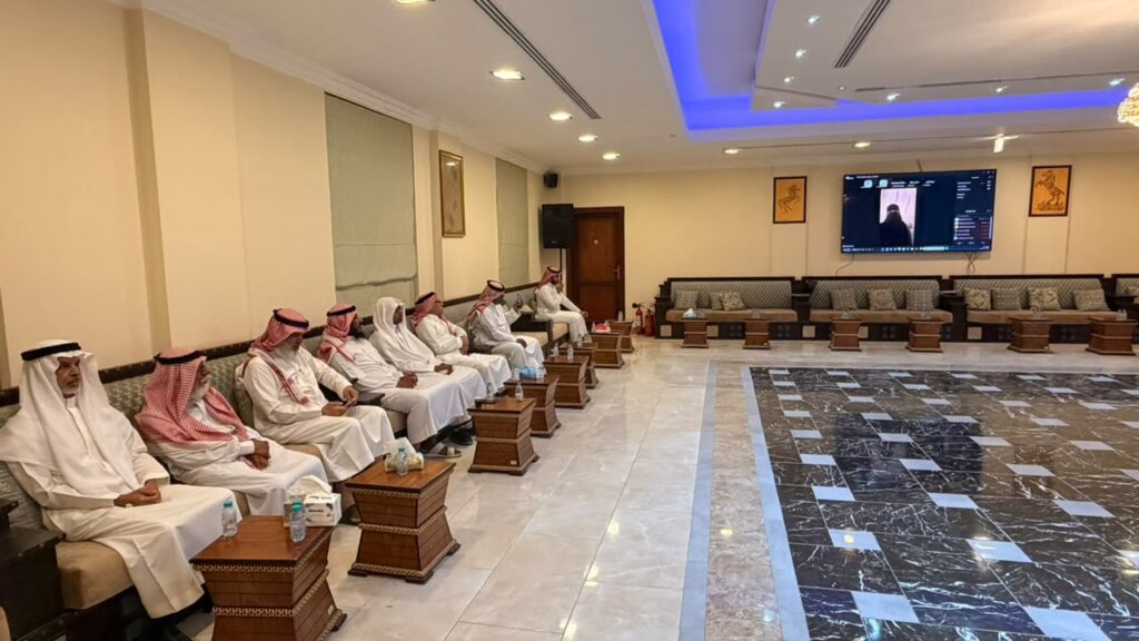 جمعية أدباء بالأحساء تحتفي بكتاب «حلم على حافة الضوء» ضمن «سلسلة الكتاب الأول»