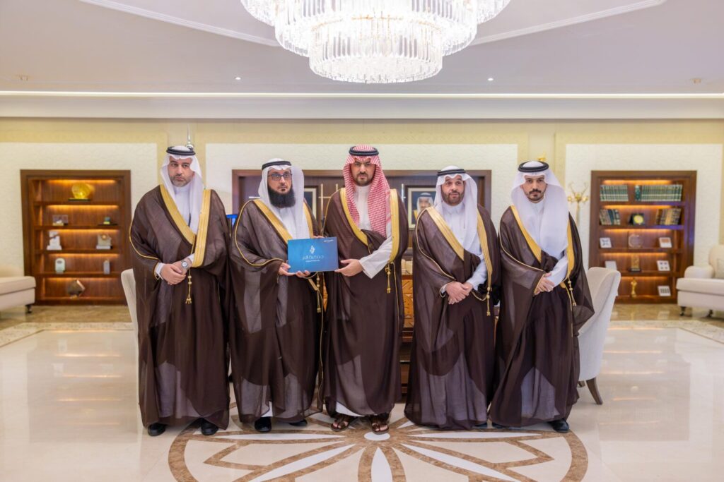 نائب أمير الشرقية يستقبل الرئيس التنفيذي لجمعية البر بالمنطقة
