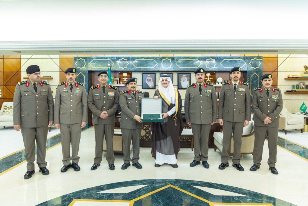 أمير الشرقية يستقبل مدير شرطة المنطقة