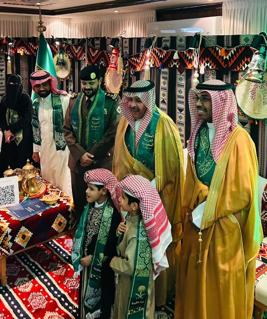 بالبصيرة قبل البصر.. طالبان من معهد النور يضيئان احتفالات اليوم الوطني بالأحساء