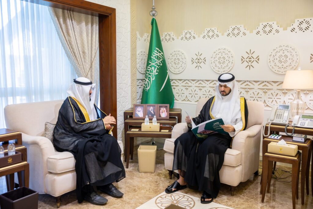 نائب أمير الشرقية يتابع إنجازات جمعية يعمر للعناية بالمساجد