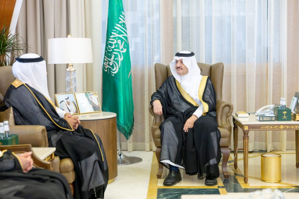 أمير الشرقية يبحث مع رئيس هيئة النقل سبل تعزيز كفاءة الخدمات المقدمة للسكان والزوار